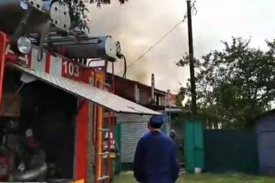 В Ярославле сгорел деревянный дом на несколько семей