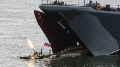 Освобождение захваченных пиратами судов показали на репетиции морского парада в Калининграде