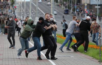 Более 70 человек задержаны в Минске на стихийных акциях
