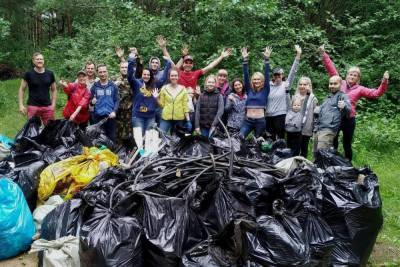Смоляне собрали 110 мешков мусора в сосновом бору под Смоленском