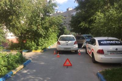 В центре Новосибирска инормарка сбила 11-летнего ребёнка во дворе