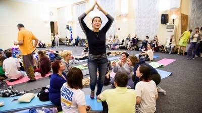 «Подсаживают на гипоксию»: Петербурженка о тренингах школы «Вселенная Блаженства»