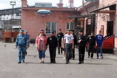Родственники заключенных рассказали о вспышке инфекции и отказе в медпомощи в новосибирской колонии