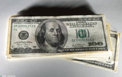 НБУ на 15 июля повысил официальный курс доллара