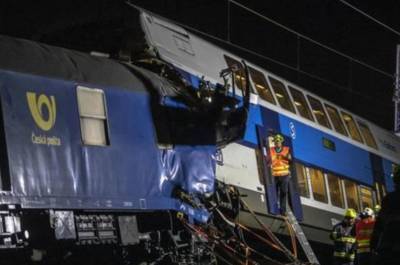 Столкновение пассажирского и грузового поездов в Чехии: есть жертва и пострадавшие