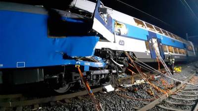 В Чехии 35 человек пострадали при столкновении пассажирского и грузового поездов