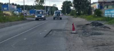 В Петрозаводске снова вскрыли новое дорожное полотно (ФОТОФАКТ)