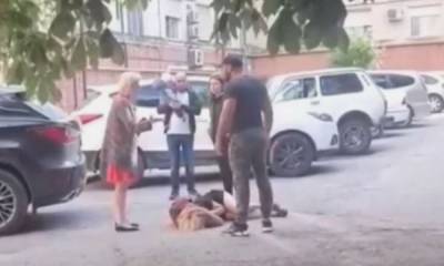 В Карелии женщину жестоко избили на улице