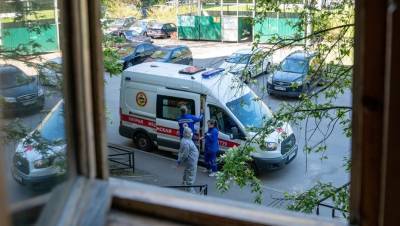 Число новых заболевших COVID-19 в Петербурге вернулось к уровню начала июля