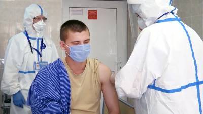 Первую группу военных-добровольцев выписали после испытания вакцины