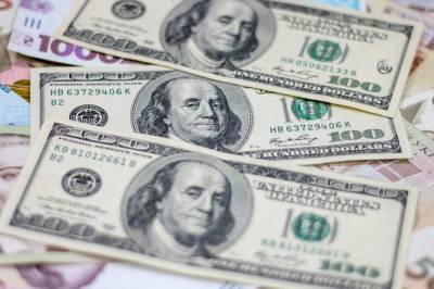 НБУ обнародовал свежий курс валют: доллар и евро стабильно растут