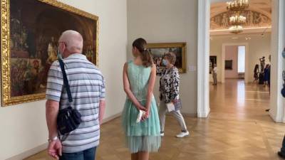 В Петербурге открылся Русский музей: как посетители соблюдают дистанцию