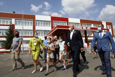 В Прокопьевске после капремонта открыли самую большую школу в городе