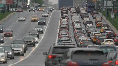 В Москве и Санкт-Петербурге вырос спрос на автомобили