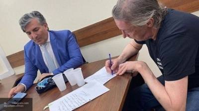 Адвокат Пашаев: Ефремов не поменяет защиту перед судом