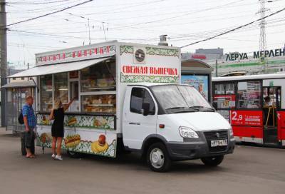 Власти поддержат автолавки в районах Ленинградской области
