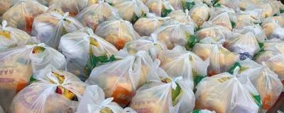 Семьям Курганской области раздают 60-килограммовые продуктовые наборы