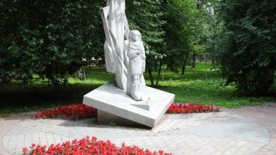 Мемориальный яблоневый сад на Васильевском острове приведут в порядок