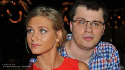 Развод Харламова и Асмус могла спровоцировать звезда "Однажды в России"