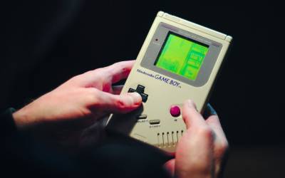 Новая жизнь приставки Game Boy — отмычка для угонщиков