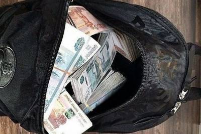 Из квартиры жителя Твери пропала сумка с деньгами
