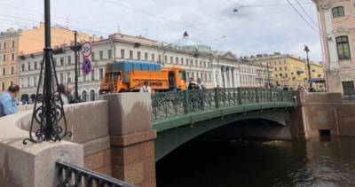 В Санкт-Петербурге отреставрировали исторический Зеленый мост