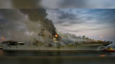 Die Welt предрек экологическую катастрофу из-за охваченного огнем десантного корабля США