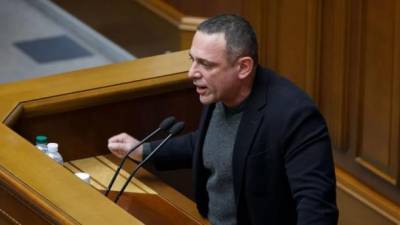 С повестки дня ВР исключили законопроект Бужанского против дерусификации