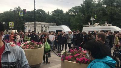Скандальные депутаты Резник и Вишневский пиарятся на митинге, игнорируя опасность COVID-19
