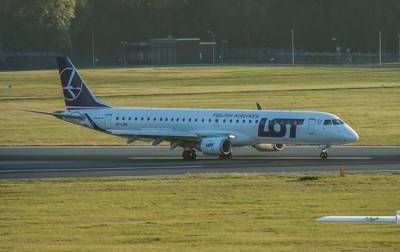Авиакомпания LOT возобновилось авиасообщение между Украиной и Польшей
