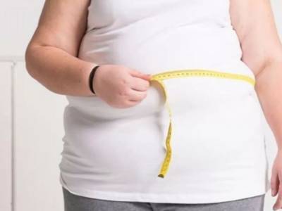 Ученые сообщили об опасности жира на животе