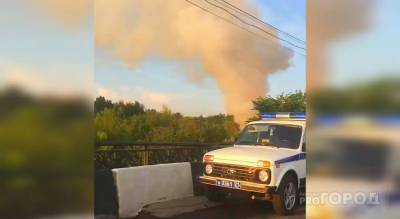 Спасатели тушат пожар под Гагаринским мостом в Чебоксарах