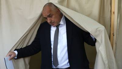 Премьер Болгарии отправил в отставку трех министров