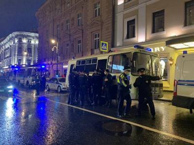 В «ОВД-Инфо» назвали предварительное число задержанных на Петровке в Москве