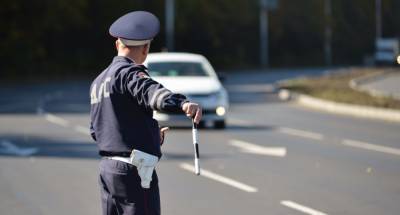 Пьяный водитель без прав стал виновником ДТП в Холмске