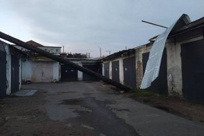 Ветер посрывал крыши с семи гаражей в гаражном кооперативе в Чите