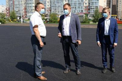 Мэр Кемерова проверил ход строительства скейт-парка в Рудничном районе
