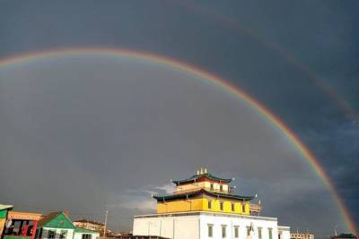 Над Тамчинским дацаном в Бурятии появилась двойная радуга