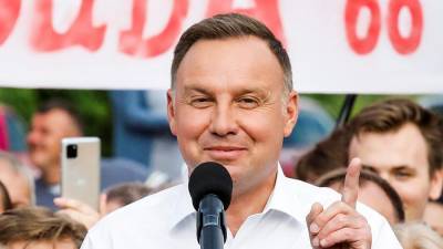 Президент Польши посмеялся над звонком российских пранкеров