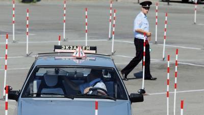 Жителям Петербурга разрешили менять водительские права в любом МРЭО
