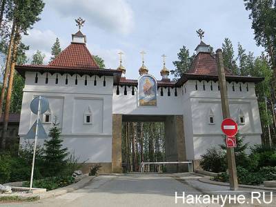 Следователи опросили воспитанников Среднеуральского монастыря по поводу "жестокого обращения"