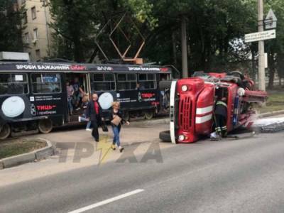 В Харькове столкнулись грузовик пожарных и трамвай: подробности ЧП
