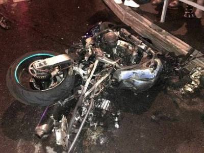 Момент смертельного столкновения легковушки и мотоцикла в Уфе запечатлела дорожная камера