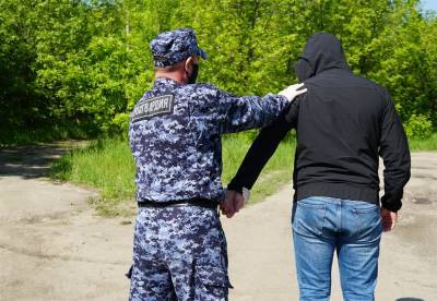 В Димитровграде росгвардейцы задержали 22-летнего парня с наркотиками