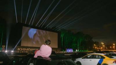 В Москве открылся первый кинопаркинг под открытым небом