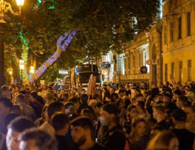 Толпы людей вышли на улицы Одессы, видео масштабного протеста: "Завтра они запретят..."