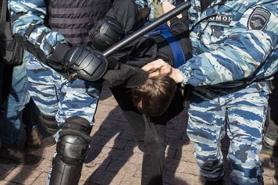 Полиция задержала более 130 человек на незаконной акции в Москве
