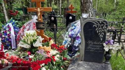 Стала известна причина похорон Норкиной на сельском кладбище в глухом лесу