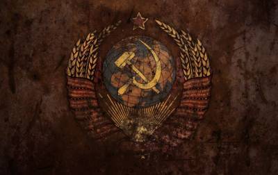 Треть украинцев поддерживают запрет коммунистической символики, треть - против