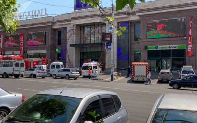В Ереване МЧС проверяет сигнал о бомбе в ТЦ Megamall Armenia – эвакуировано 1800 граждан